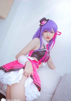 欧美街拍男明星和狗_DVD视频大全