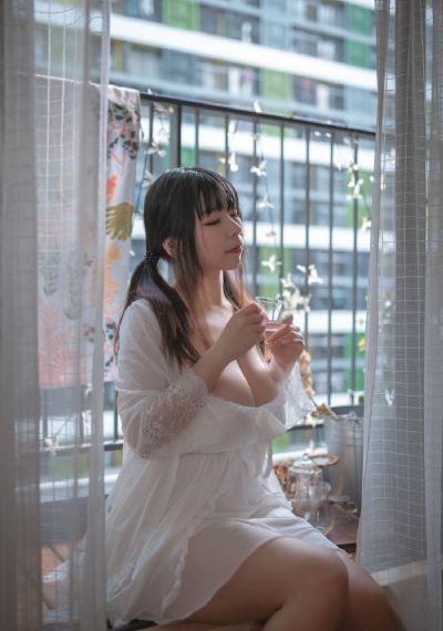国产女士风衣品牌_剧情片免费观看电视剧